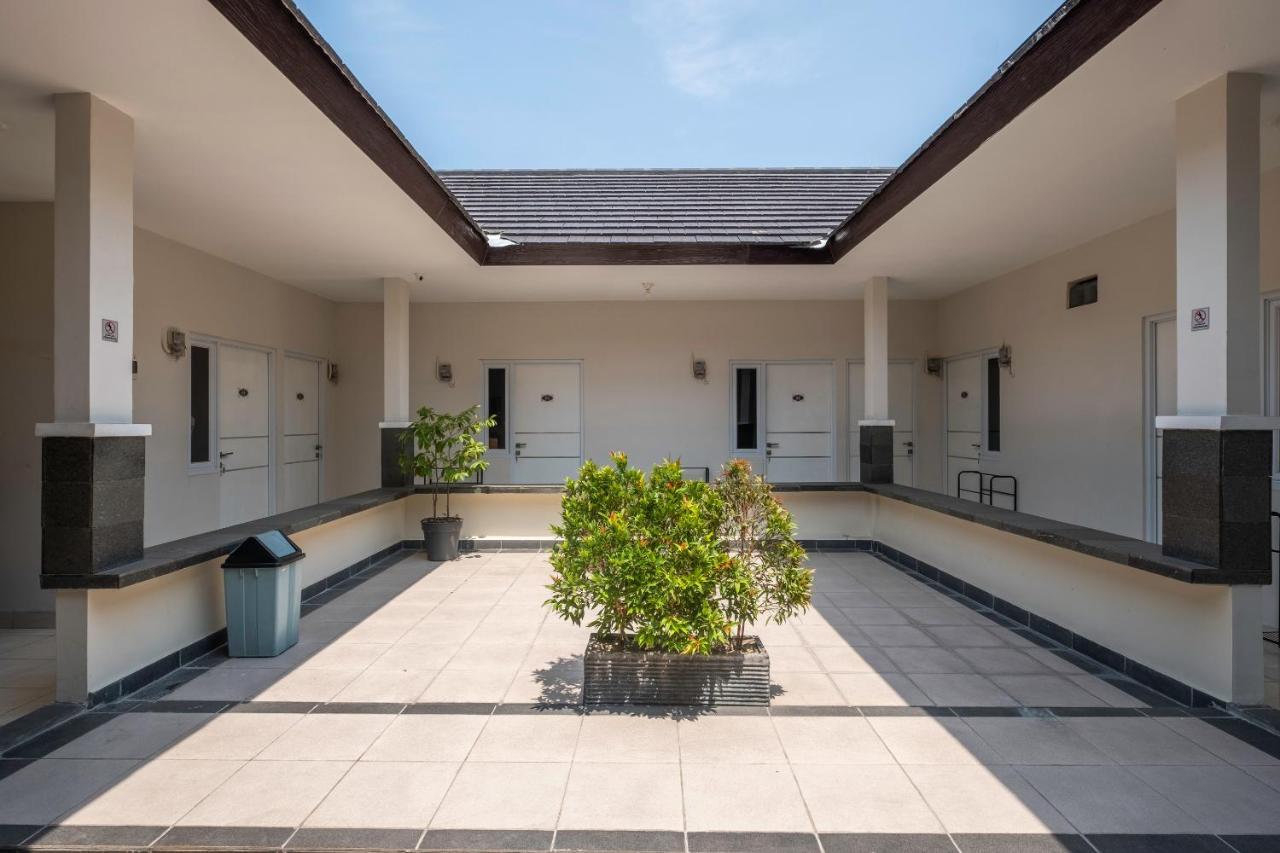 Koolkost Near Stikes Cirebon Hotel Exterior photo
